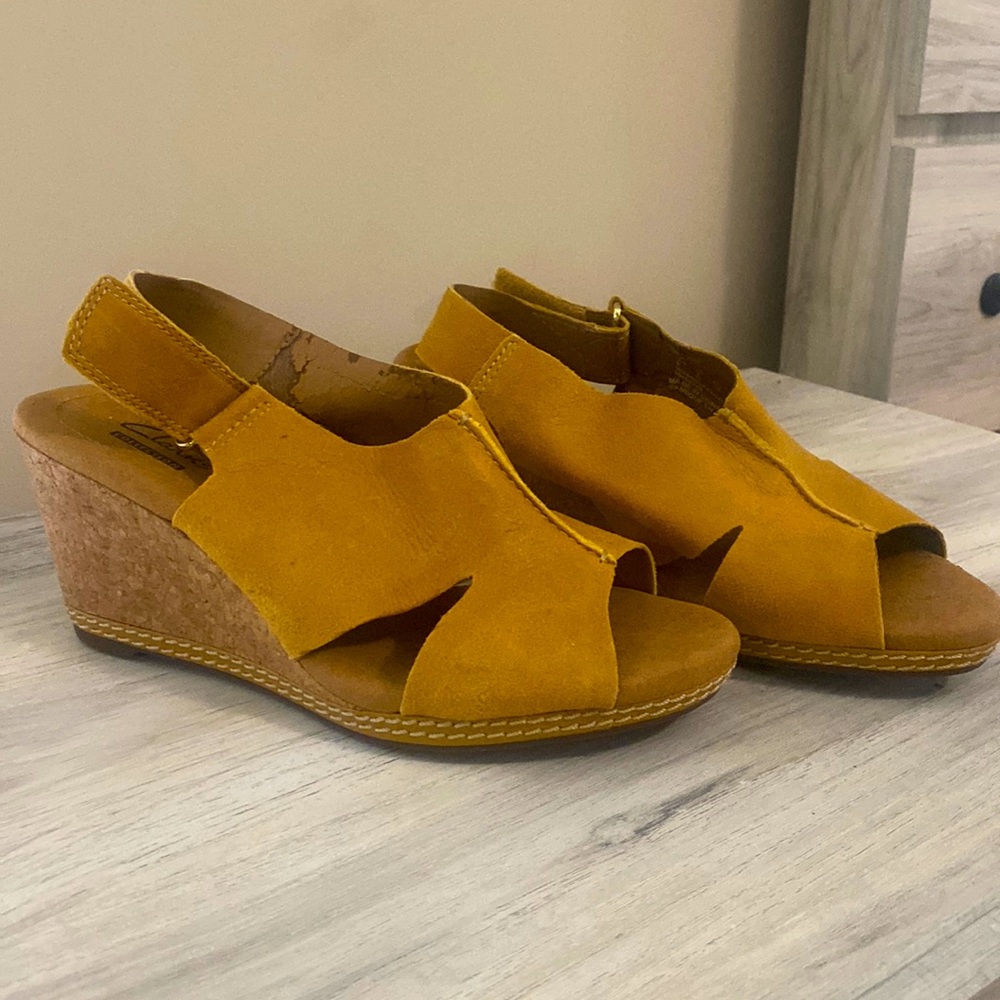 Clarks wedge sandals- like new!